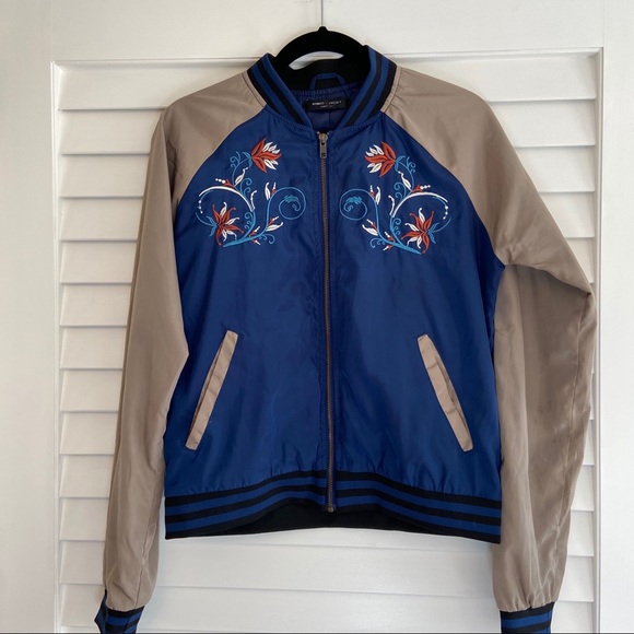 ROMEO & JULIET NAVY EMBROIDERED BOMBER JACKET SZ M - Picture 3 of 7